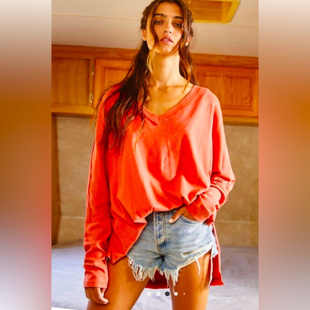Bucket List Coral V-Neck loose top